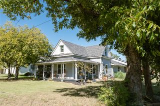 402 W 6th Street, Justin, TX 76247