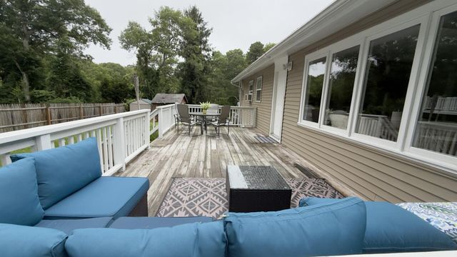 37 Huckleberry Lane, Marstons Mills, MA 02648