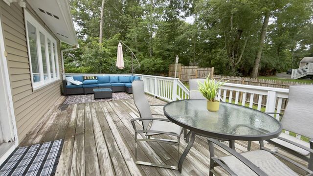 37 Huckleberry Lane, Marstons Mills, MA 02648