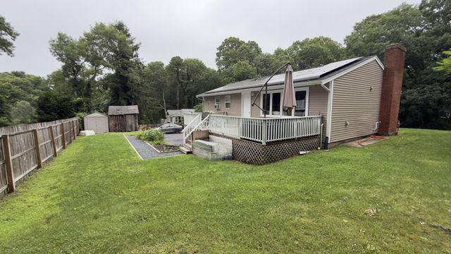 37 Huckleberry Lane, Marstons Mills, MA 02648