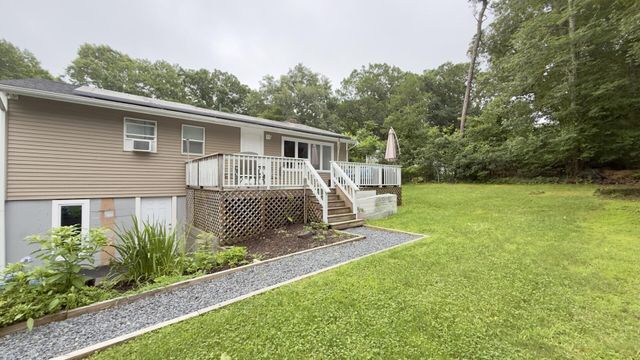 37 Huckleberry Lane, Marstons Mills, MA 02648