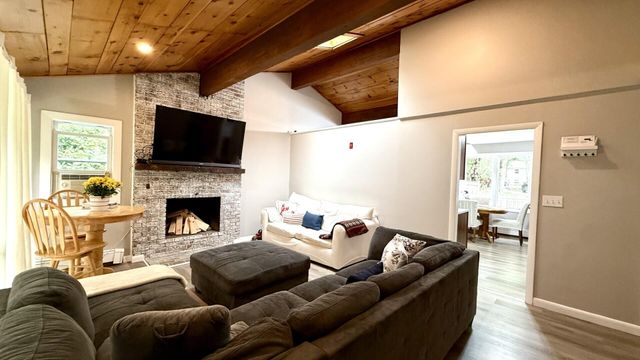 37 Huckleberry Lane, Marstons Mills, MA 02648
