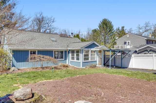 28 Oriole Rd, Jefferson Twp., NJ 07438