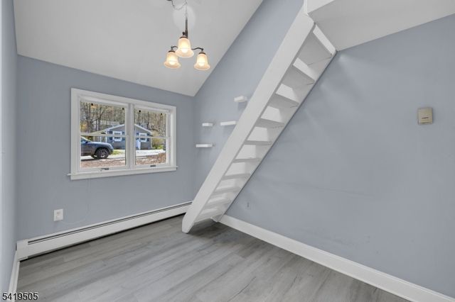 28 Oriole Rd, Jefferson Twp., NJ 07438