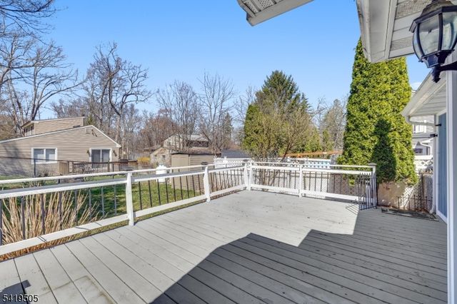 28 Oriole Rd, Jefferson Twp., NJ 07438