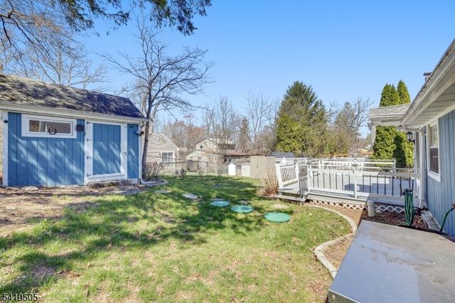 28 Oriole Rd, Jefferson Twp., NJ 07438
