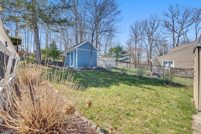 28 Oriole Rd, Jefferson Twp., NJ 07438