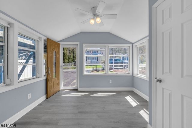 28 Oriole Rd, Jefferson Twp., NJ 07438