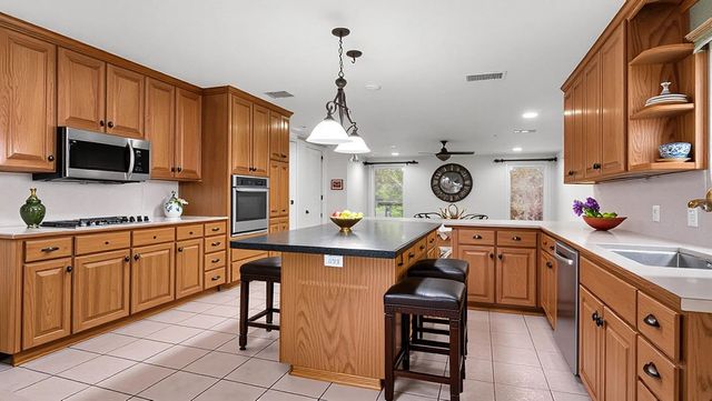128 Ginger Drive, Pottsboro, TX 75076