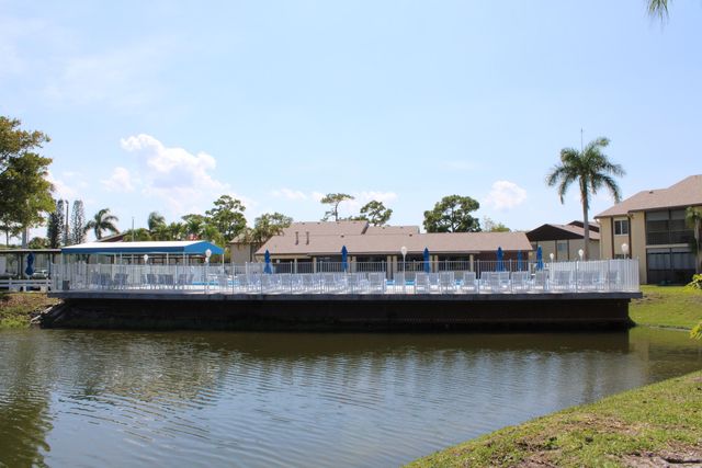 327 Pine Ridge Circle B-2, Greenacres, FL 33463