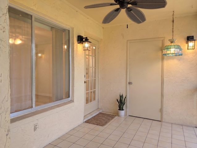 327 Pine Ridge Circle B-2, Greenacres, FL 33463
