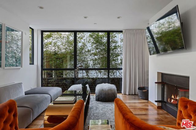 7 Vicente Terrace, Santa Monica, CA 90401