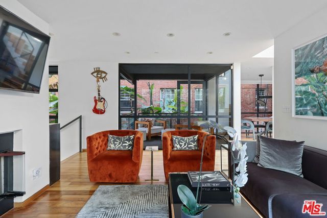 7 Vicente Terrace, Santa Monica, CA 90401