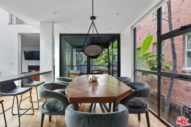 7 Vicente Terrace, Santa Monica, CA 90401