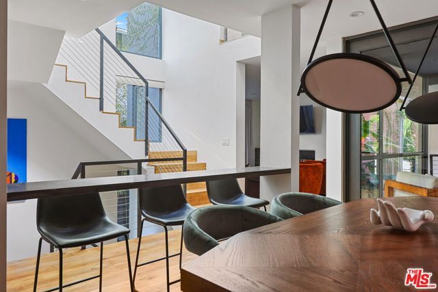 7 Vicente Terrace, Santa Monica, CA 90401