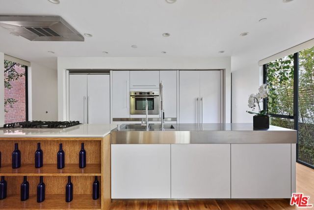 7 Vicente Terrace, Santa Monica, CA 90401