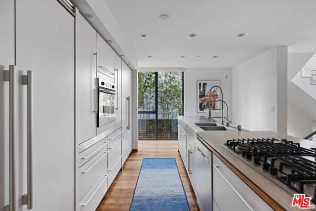 7 Vicente Terrace, Santa Monica, CA 90401