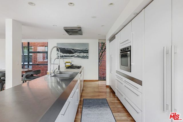 7 Vicente Terrace, Santa Monica, CA 90401