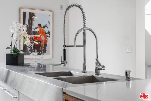 7 Vicente Terrace, Santa Monica, CA 90401