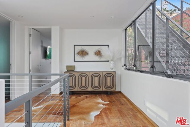 7 Vicente Terrace, Santa Monica, CA 90401