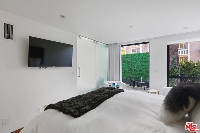 7 Vicente Terrace, Santa Monica, CA 90401