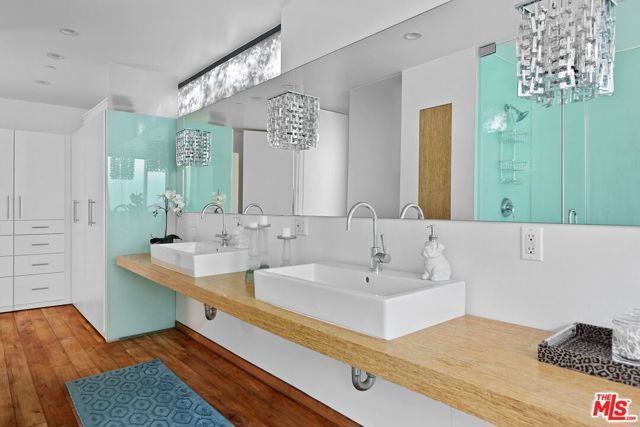 7 Vicente Terrace, Santa Monica, CA 90401