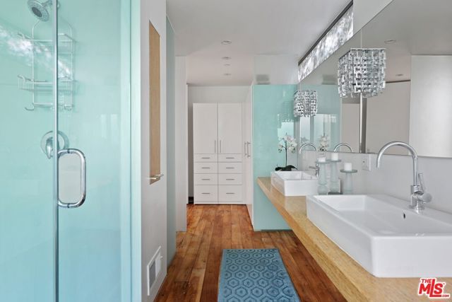 7 Vicente Terrace, Santa Monica, CA 90401