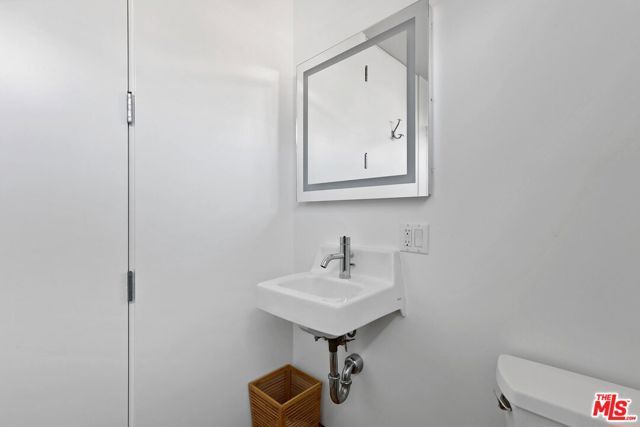 7 Vicente Terrace, Santa Monica, CA 90401