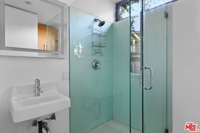 7 Vicente Terrace, Santa Monica, CA 90401