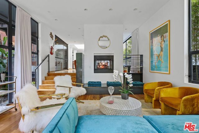 7 Vicente Terrace, Santa Monica, CA 90401