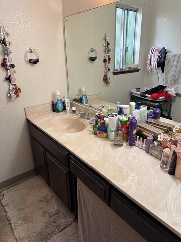 8280 Florintown Way, Sacramento, CA 95828