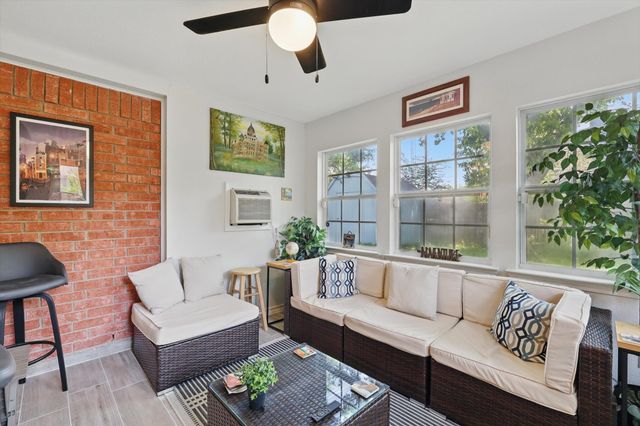1200 Oak Valley, Denton, TX 76209