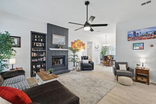 1200 Oak Valley, Denton, TX 76209