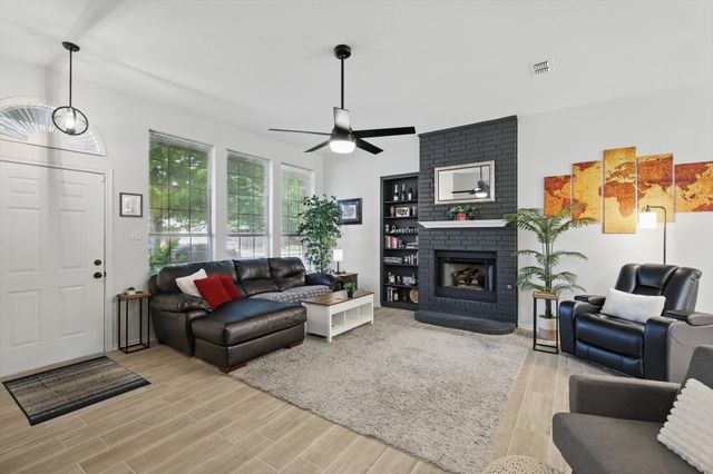 1200 Oak Valley, Denton, TX 76209