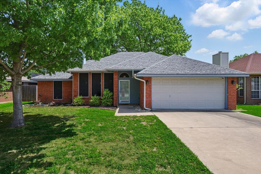 1200 Oak Valley, Denton, TX 76209