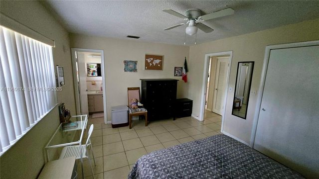 3711 Van Buren St 1, Hollywood, FL 33021