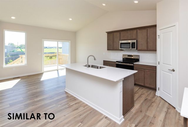 1100 Featherstone Avenue NE, Bondurant, IA 50035