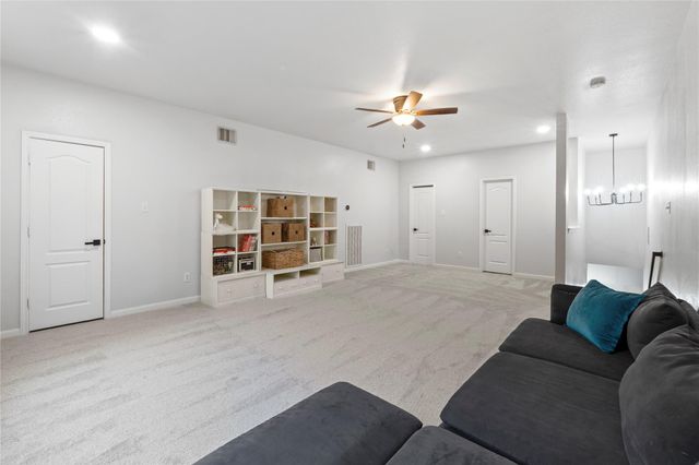 2915 Stonecreek DR, Round Rock, TX 78681