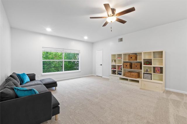 2915 Stonecreek DR, Round Rock, TX 78681