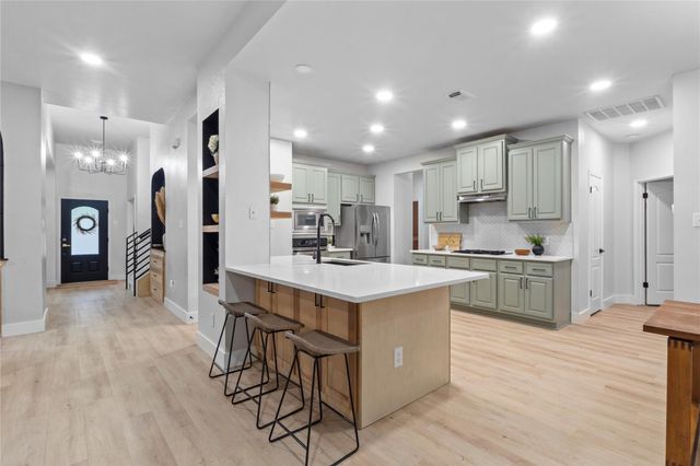 2915 Stonecreek DR, Round Rock, TX 78681