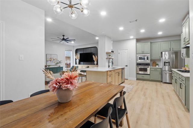 2915 Stonecreek DR, Round Rock, TX 78681