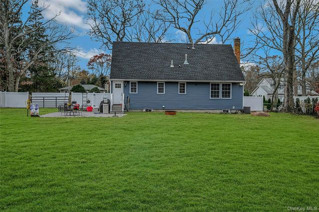 458 Lockwood Drive, Shirley, NY 11967