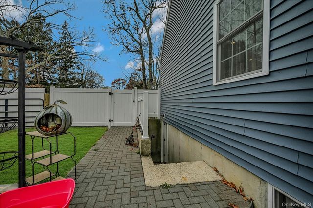 458 Lockwood Drive, Shirley, NY 11967