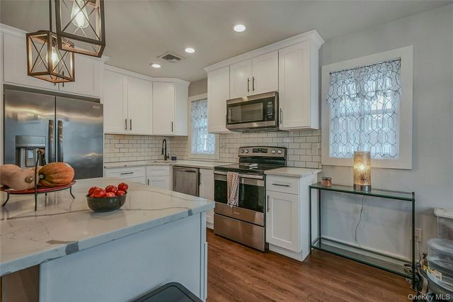 458 Lockwood Drive, Shirley, NY 11967