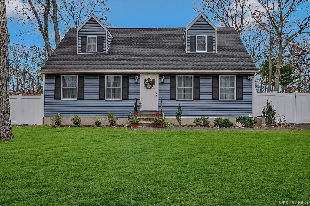 458 Lockwood Drive, Shirley, NY 11967