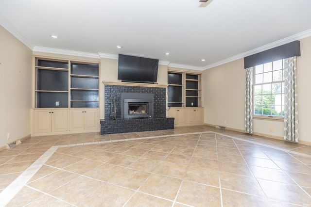 7127 Taylor Avenue, Evansville, IN 47715
