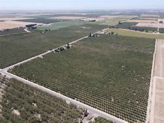 14176 Sunset Drive, Livingston, CA 95334