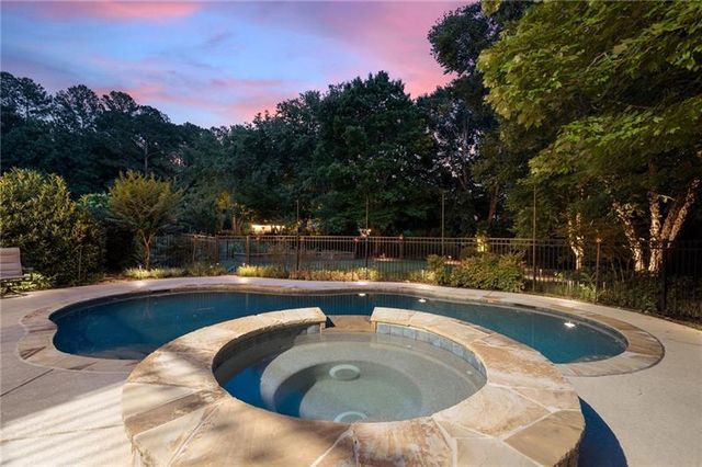 2429 Kirk NW Lane, Kennesaw, GA 30152