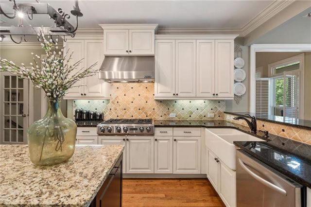 2429 Kirk NW Lane, Kennesaw, GA 30152