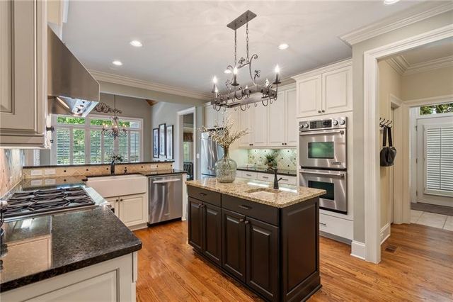 2429 Kirk NW Lane, Kennesaw, GA 30152